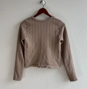 Faded Rose Tan Long Sleeve Crop Top thumbnail 4