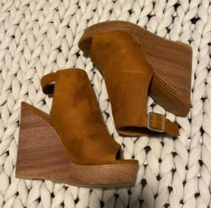 Target Tan Wedges thumbnail 1