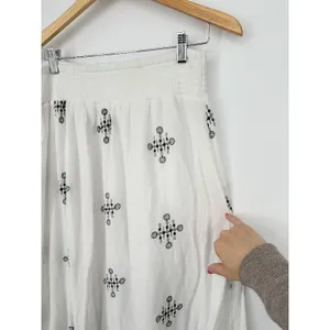Kings Road Size Large White Black Midi Skirt‎ Smocked Boho Asymmetrical Festival thumbnail 4