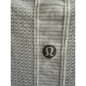 Lululemon Swiftly Tech Long Sleeve Crew Striped White Grey Women Size 6 thumbnail 4