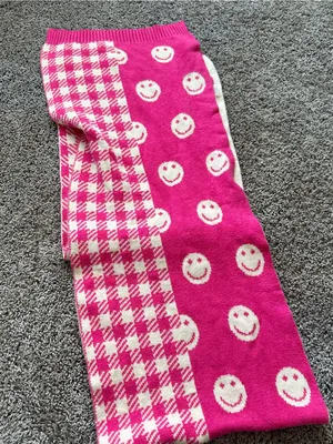 Dolls Kill Hot Pink & Cream Smiley Houndstooth Knit Scarf thumbnail 4
