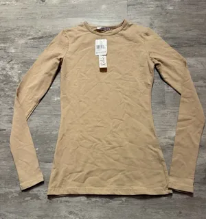 NWT Kikiriki Women's Long Sleeve Pullover Tee Size S - Camel A1-h43 thumbnail 1