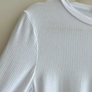 BCBGeneration Cropped Long Sleeve Ribbed Tee, White, Size Medium thumbnail 7