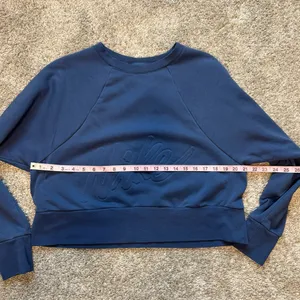 Nike Women's Dri-FIT Cropped Sweatshirt Size Medium thumbnail 8