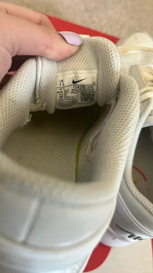 Nike Air Shoes thumbnail 2