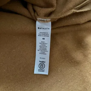 NWT! Athleta Crewneck Sweatshirt in Tuscan Gold thumbnail 7