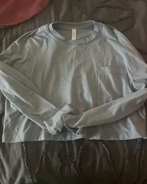 Lululemon Top thumbnail 1