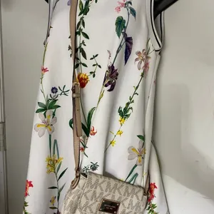 Michael Kors White Leather Crossbody Bag thumbnail 5