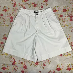Liz Claiborne White Bermuda Shorts thumbnail 1