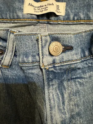 Abercrombie and Fitch Ultra High Rise 90s Straight Jean Size 10 thumbnail 4