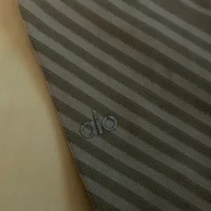 Alo leggings thumbnail 4