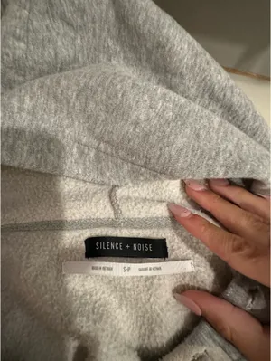 Urban Outfitters Zip-Up thumbnail 3
