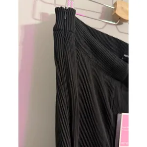 PRETTYLITTLETHING Black Ribbed Wide‎ Leg Palazzo Pants Elastic Waist Split Hem thumbnail 5