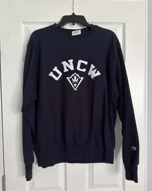 Champion Lavy UNCW Sweatshirt Size Medium thumbnail 1