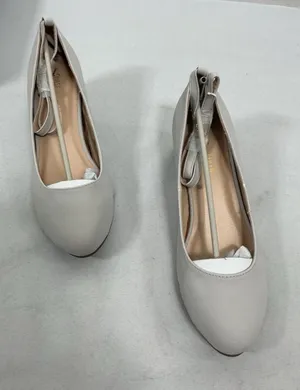 Womans New In Box Chase & Chloe Bobby Slip On Wedge Pumps Size 8 Nude thumbnail 1