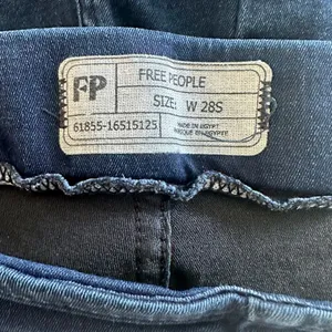 Free People - Denim Elastic Waist Jeans - brand new condition! 👖 thumbnail 5