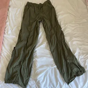 green cargo pants thumbnail 3