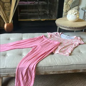 Daisy Fuentes Vintage Pink Floral Two Piece Pajama Set Size Medium thumbnail 3