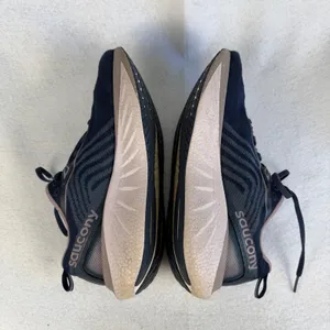 Saucony Triumph 22 Womens 10 Running Shoes Navy‎ Blue Mauve Athletic Sneakers thumbnail 8