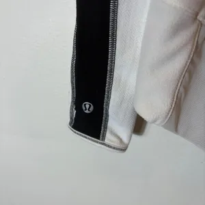Lululemon Run Bold in the Cold Long-Sleeve Pullover Size 10 in Polar Cream/Black thumbnail 9