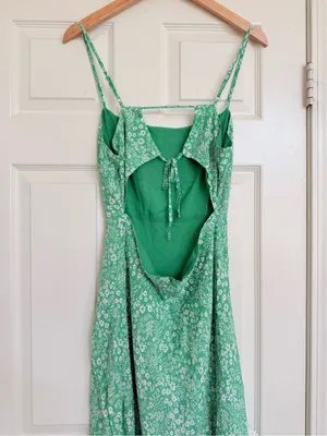 ASTR the Label‎ Gabrielle Dress in color Green Apple Ditsy Size Large L thumbnail 8