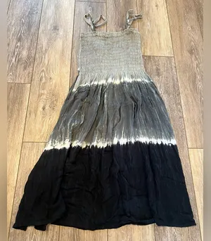 Gray and Black Tie thumbnail 1