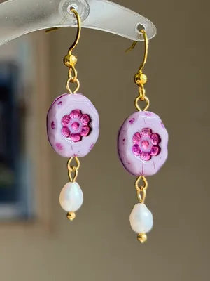 Handmade quality floral Czech glass beads & freshwater pearls fairy chic cottage dangle earrings 💐💜 thumbnail 3