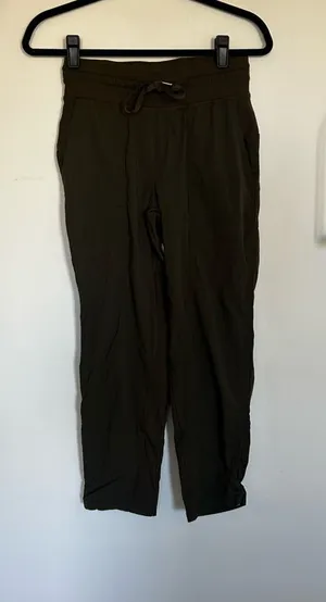 Lululemon Green Dance Studio‎ Crop Pants Size 4 thumbnail 1