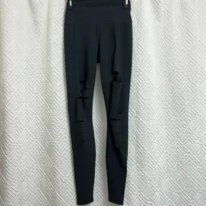 Alo Yoga‎ Ripped Warrior Gray Leggings Size XS thumbnail 3