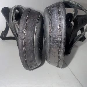Born Leather Classic Minimalist Boho Wedge Heel Black Strappy Sandals Size 9 thumbnail 6