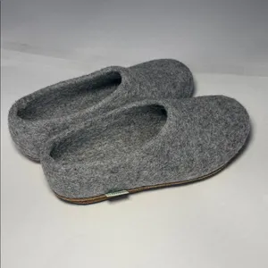 Kyrgies Women's Gray Felted Wool Slip-On Slippers thumbnail 3