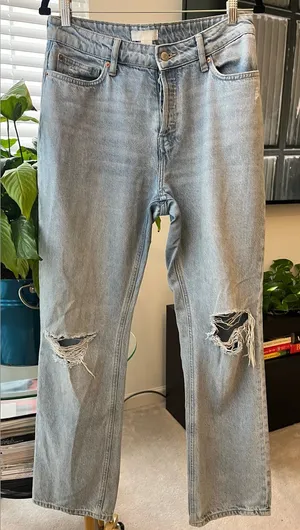 H&M distressed jeans size 8 thumbnail 1