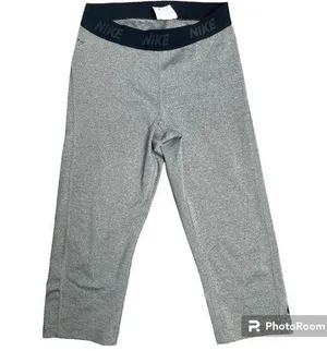 Nike 3/4 Crop Dri-Fit Athletic Legging thumbnail 1