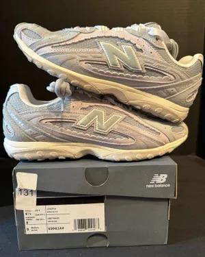 New Balance Adidas Lifestyle 204 size 8W thumbnail 1