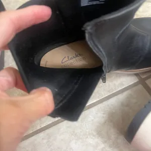 Clarks Dylan Collection Black Leather Chain Wedge Platform‎ Ankle Boots Womens 6 thumbnail 5