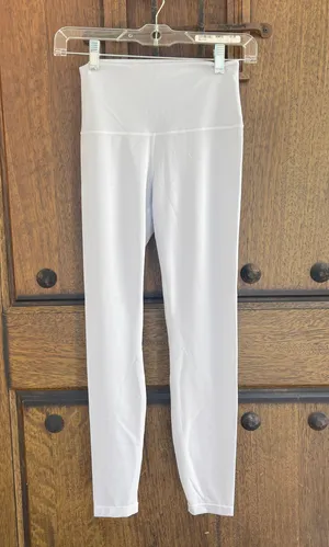 Lululemon Used Light Green Leggings Size S thumbnail 1