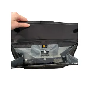 Case Logic Laptop Messenger Bag 17"x12"x3" w/ Carrying Strap Handle Black Unisex thumbnail 4