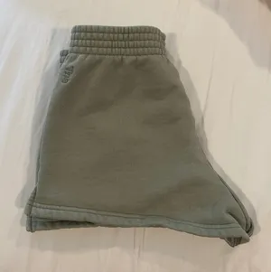 Aritzia Sweatshorts thumbnail 3