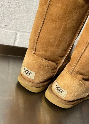 UGG Classic Chestnut Boots thumbnail 5