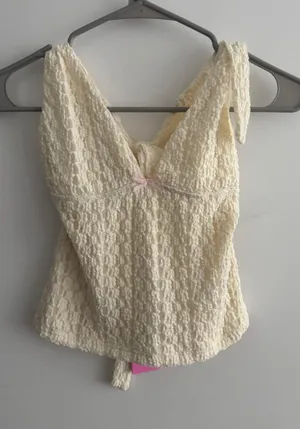 NWT Edikted Halter Top thumbnail 1