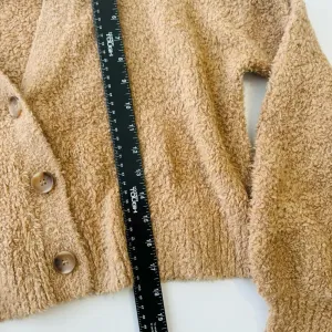 Le Ore Modena Cozy Cardigan in Lion King Size XSmall‎ Oversized Cropped thumbnail 9