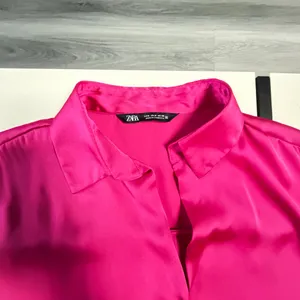 Zara Hot Pink Satin Button-Down Blouse Wide Cuffs Size Medium🎀 thumbnail 10