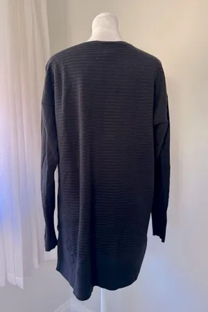 St. John’s Bay Black Ribbed Relaxed Fit Long Sleeve Pullover Sweater thumbnail 4