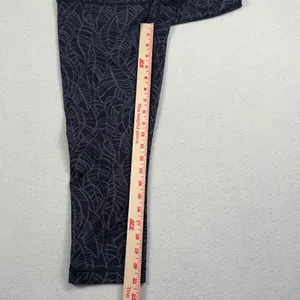 Lululemon Crop Leggings Womens Size 8 Black‎ Gray Palm Leaf Print thumbnail 6
