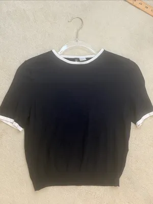 H&M Divided Navy Blue & White Trim Short Sleeve Fitted Crew Neck T-shirt Medium thumbnail 2