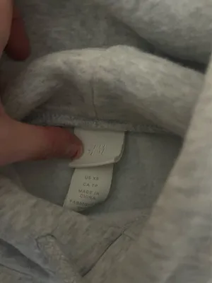 H&m sweatshirt thumbnail 2