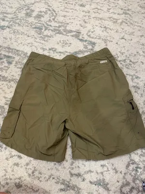 Columbia Men’s XL Khaki Cargo Shorts 9” Inseam thumbnail 3
