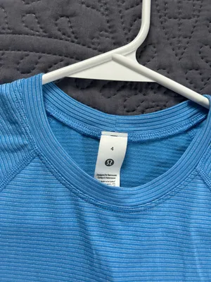 Lululemon cropped tee thumbnail 2