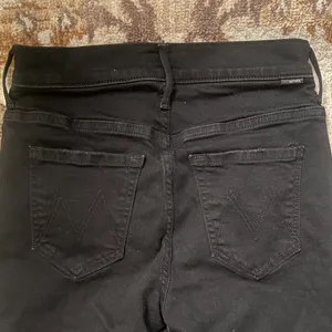 MOTHER The Insider Crop Step Fray Jeans in Not Guilty thumbnail 7