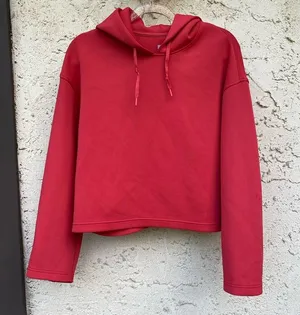 Uniqlo Size medium red hoodie slightly cropped dry fit thumbnail 6